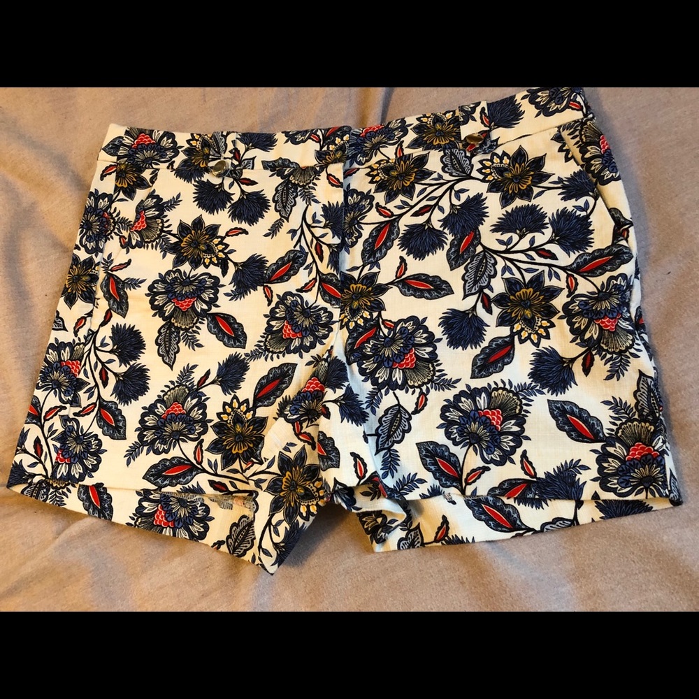 Beautiful LOFT shorts! Perfect for cruises.